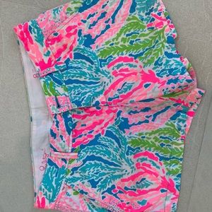 Lilly Pulitzer- Callahan Shorts - Size 8